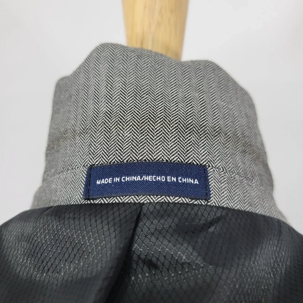Stafford Essentials Men's Sport Coat Blazer Three Button Gray Herringbone 40R‎